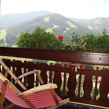 Kroenhof بيت ضيافة